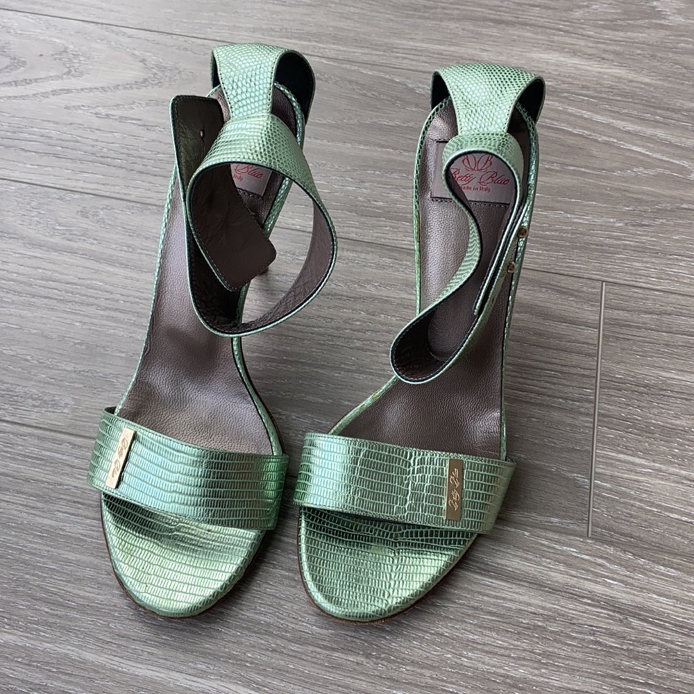 Betty Blue metallic mint green ankle strap sandal